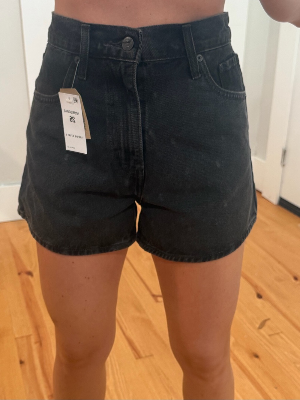 Levi's Black Denim High-Waist Shorts - Picture 2 of 6